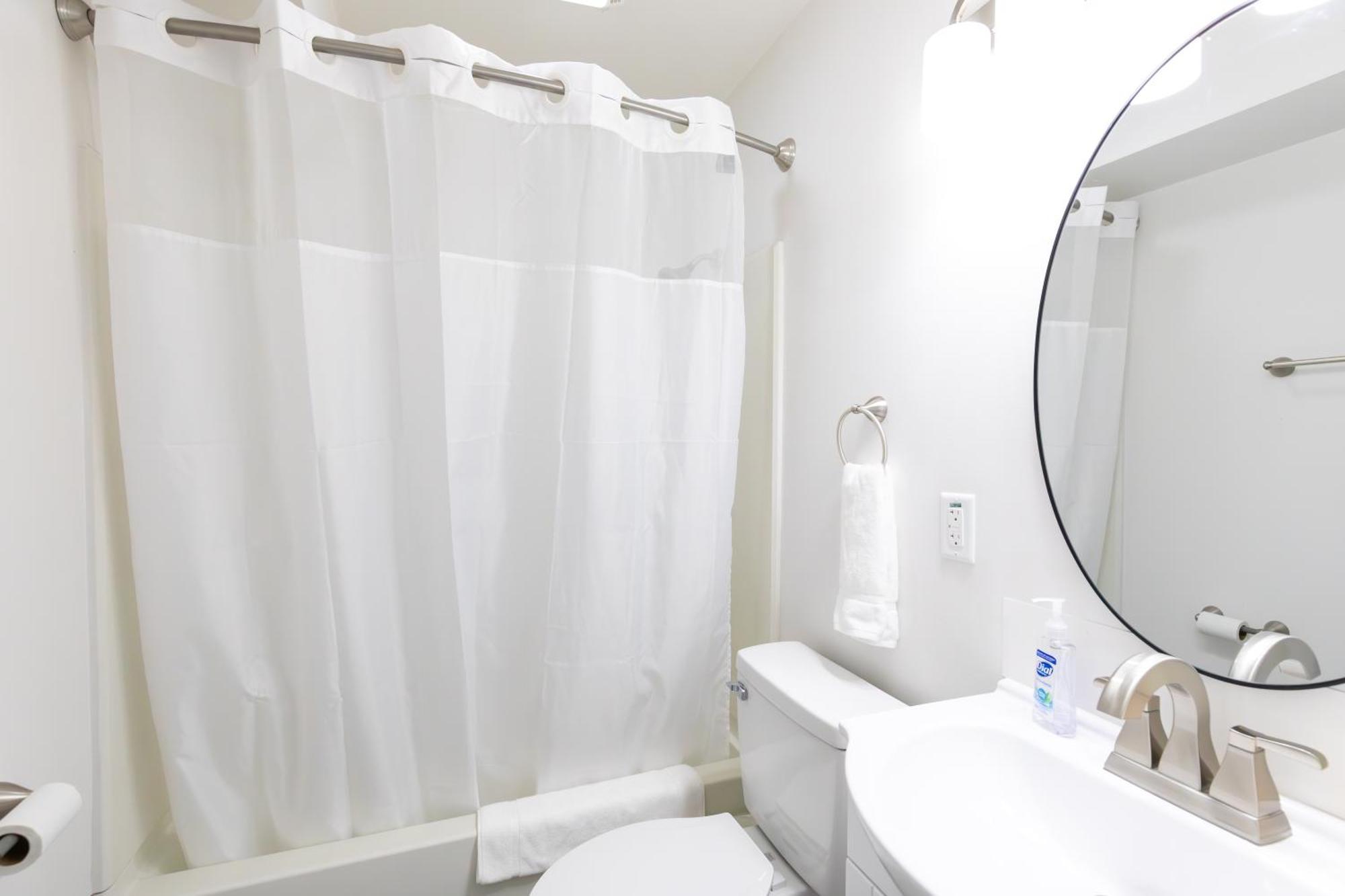 Anchor Bay Inn And Suites Sandusky Chambre photo
