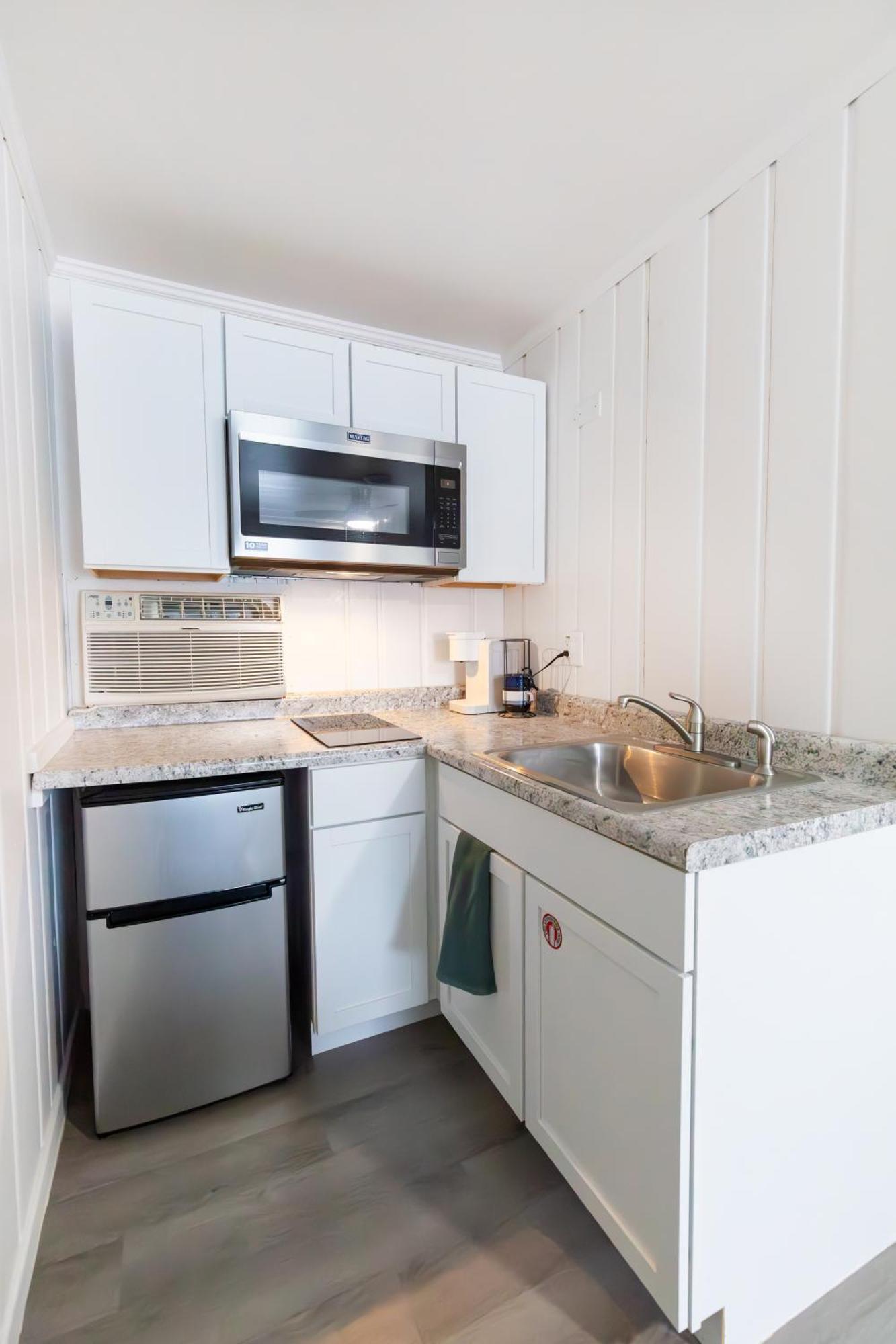 Anchor Bay Inn And Suites Sandusky Chambre photo