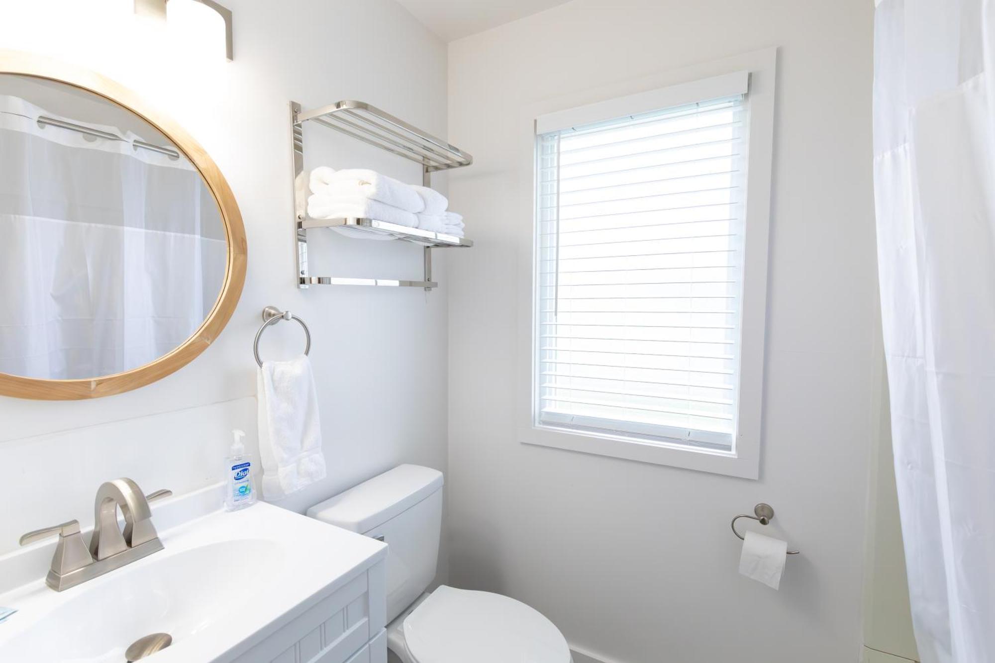Anchor Bay Inn And Suites Sandusky Chambre photo